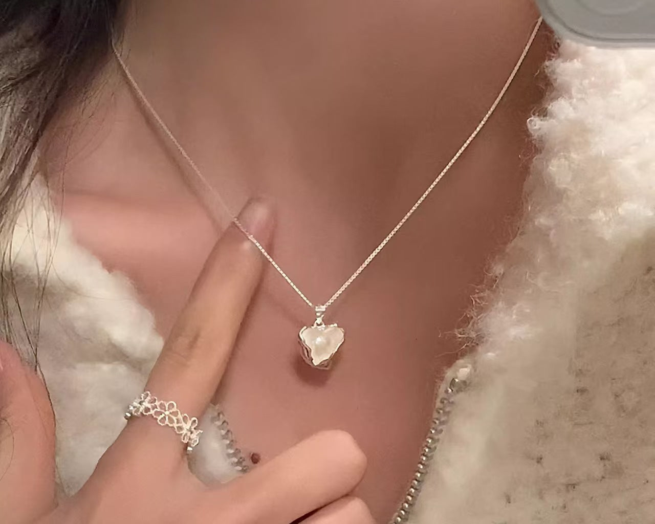 Irregular heart pearl necklace