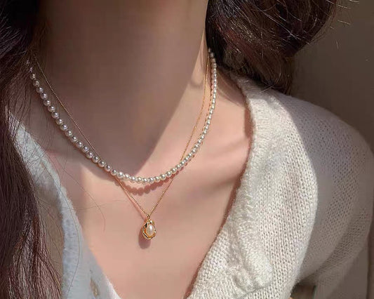 Double layered pearl necklace